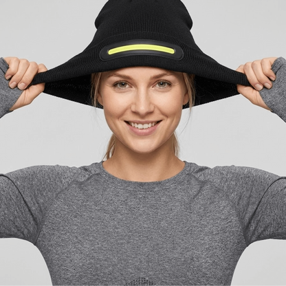 Beanie with LED Light – USB Rechargeable Unisex Winter Hat (Black)